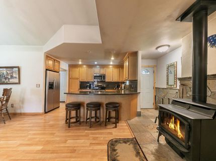 10666 Torrey Pine Road, Truckee, CA 96161 Photo