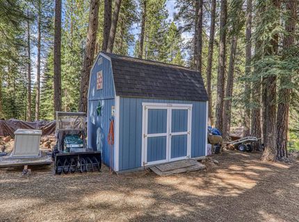 10666 Torrey Pine Road, Truckee, CA 96161 Photo