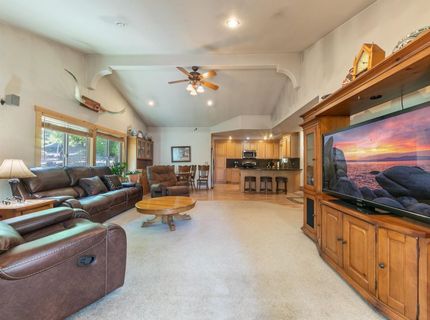 10666 Torrey Pine Road, Truckee, CA 96161 Photo