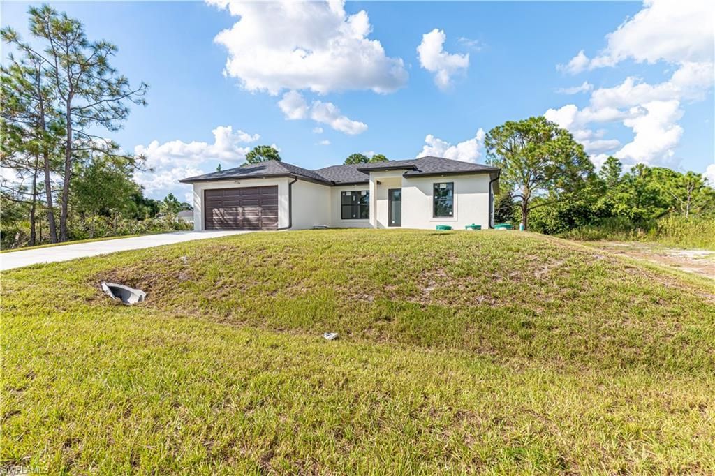 2710 42nd St W, Lehigh Acres, FL 33971 Photo