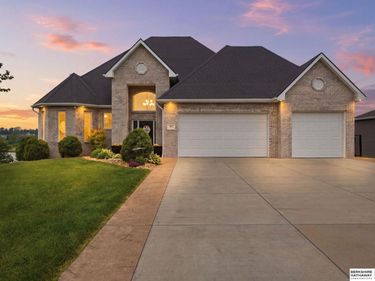 745 Linden Drive , Palmyra, NE 68418