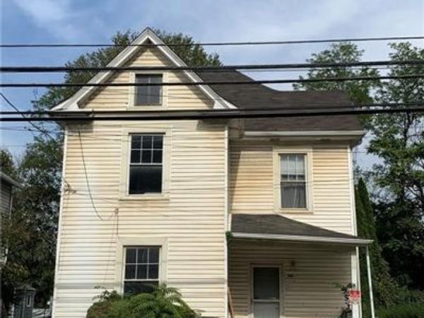 140 Mcgovern Blvd , Crescent, PA 15046
