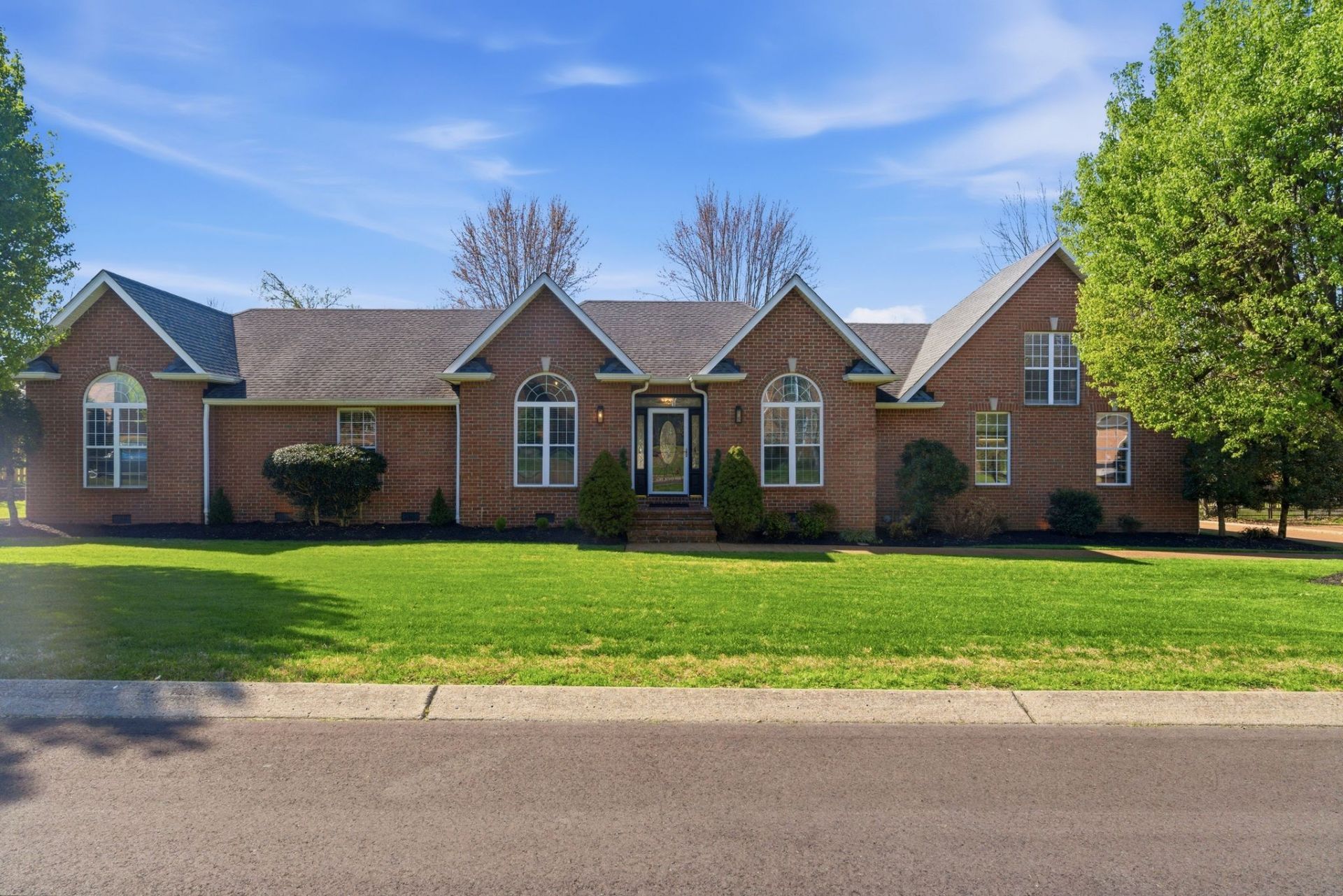 1043 Willow Park Cir, Hendersonville, TN 37075 Main Photo