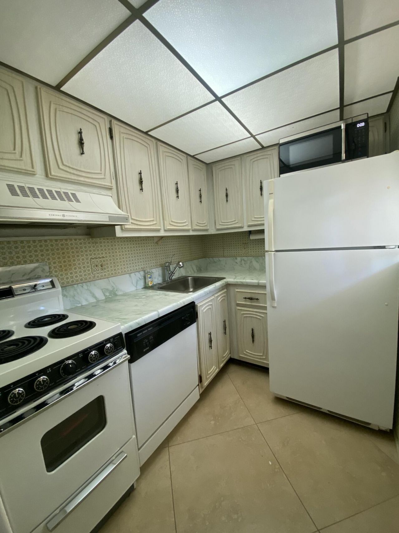 1731 SE 15th Street, Unit 202, Fort Lauderdale, FL 33316 Photo