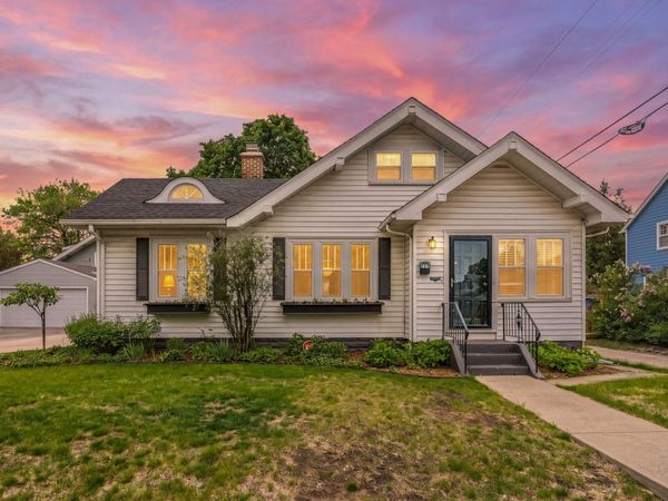 215 E 48th Street, Minneapolis, MN 55419