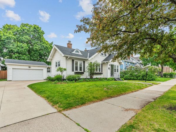 215 E 48th Street, Minneapolis, MN 55419