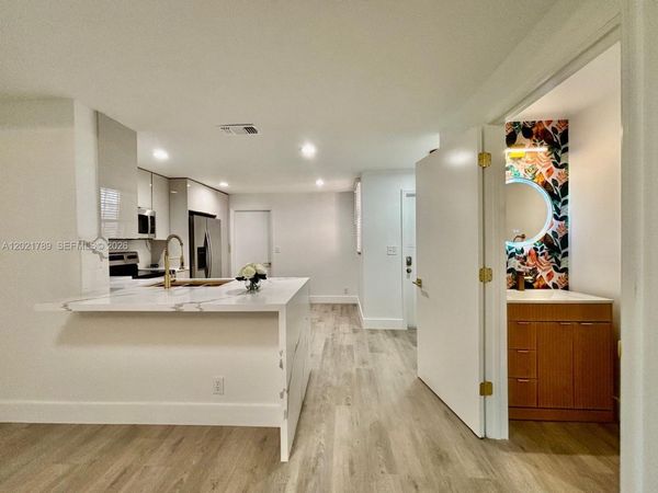 1498 Barcelona Way , Unit 3-21, Weston, FL 33327