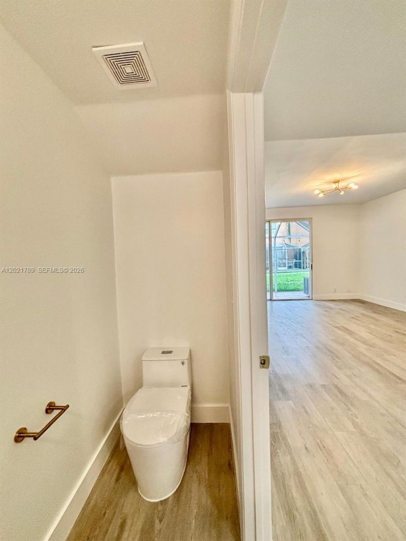 1498 Barcelona Way , Unit 3-21, Weston, FL 33327 Photo