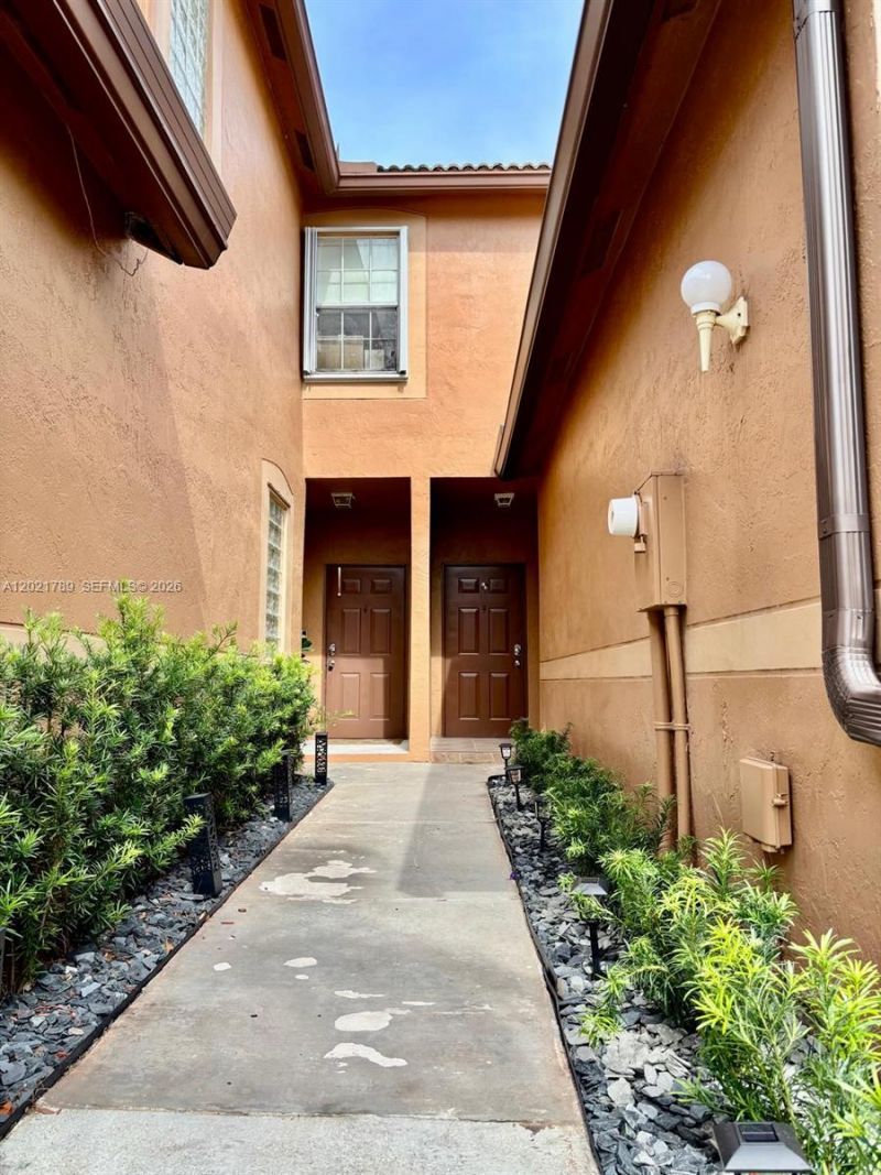 1498 Barcelona Way , Unit 3-21, Weston, FL 33327 Photo