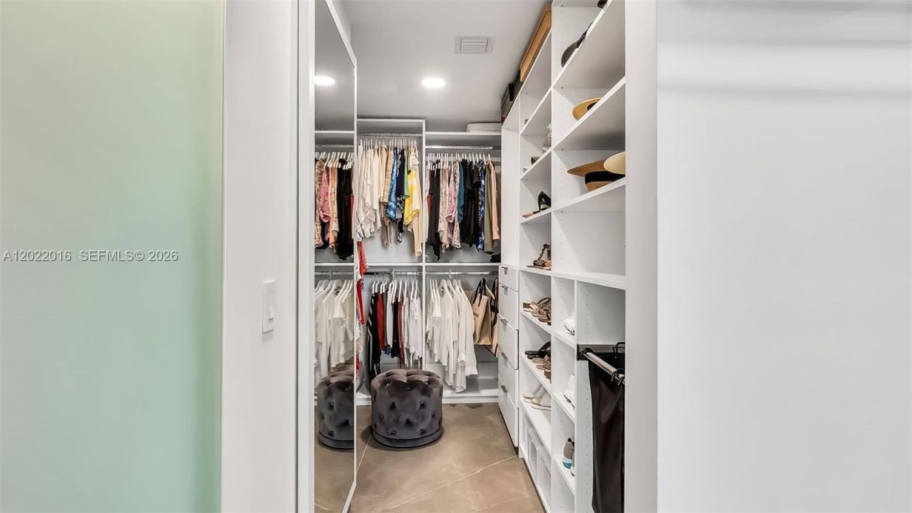 5875 Collins Ave, Unit 1807, Miami Beach, FL 33140 Photo