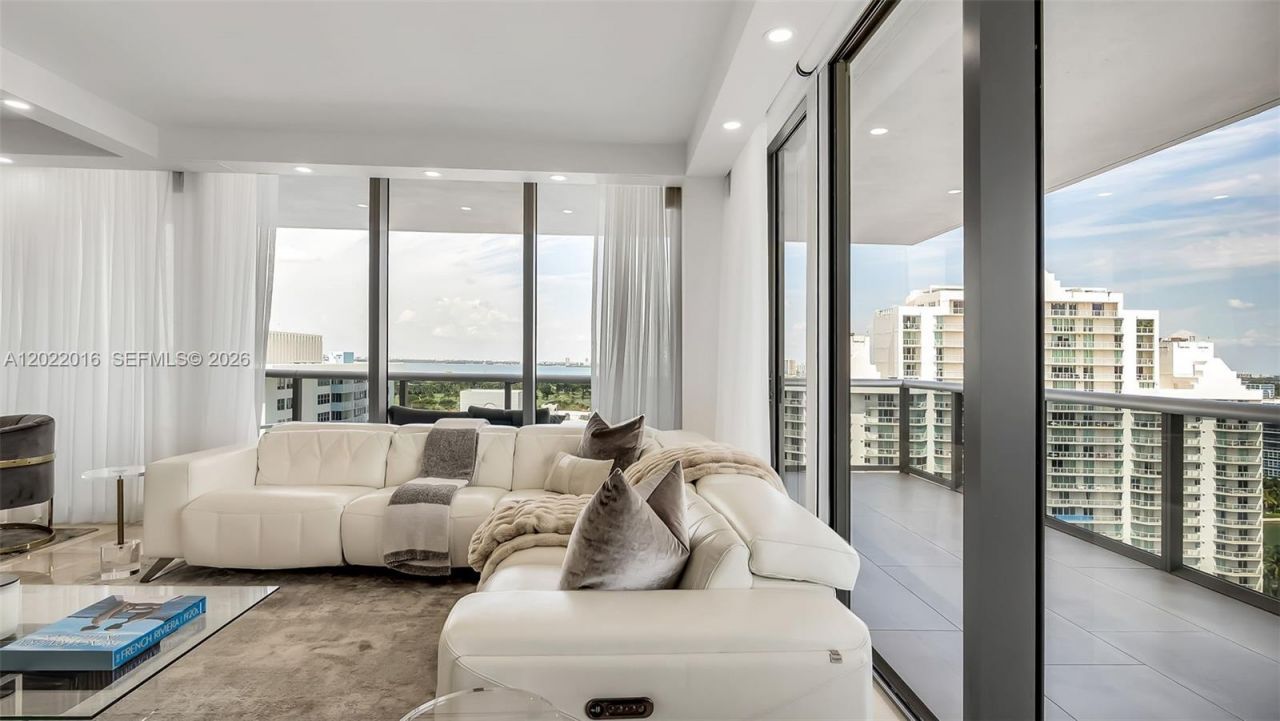 5875 Collins Ave, Unit 1807, Miami Beach, FL 33140 Photo