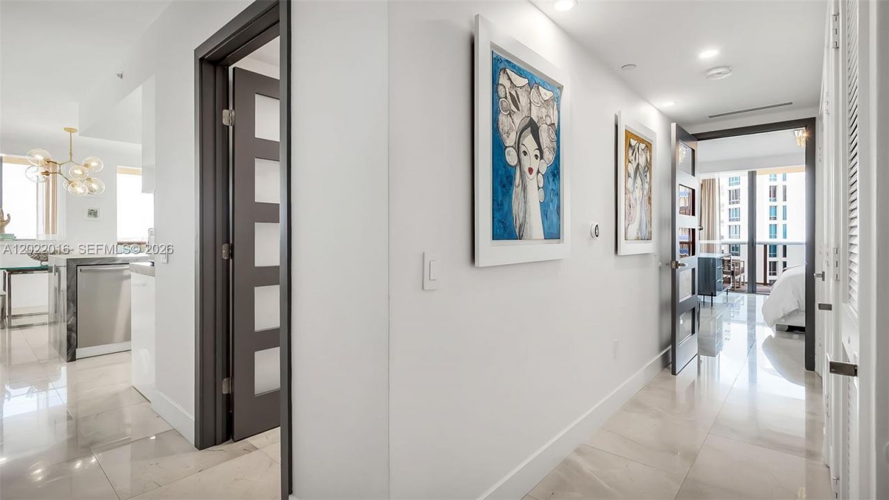 5875 Collins Ave, Unit 1807, Miami Beach, FL 33140 Photo