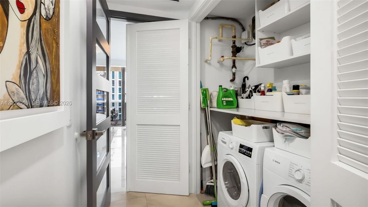 5875 Collins Ave, Unit 1807, Miami Beach, FL 33140 Photo