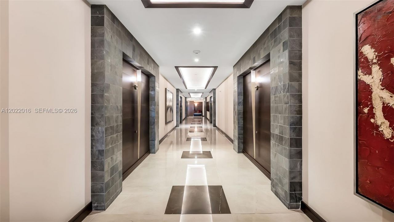 5875 Collins Ave, Unit 1807, Miami Beach, FL 33140 Photo