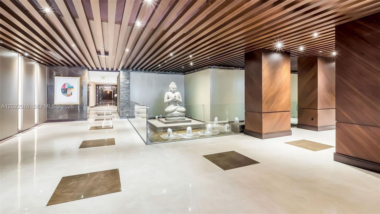 5875 Collins Ave, Unit 1807, Miami Beach, FL 33140 Photo