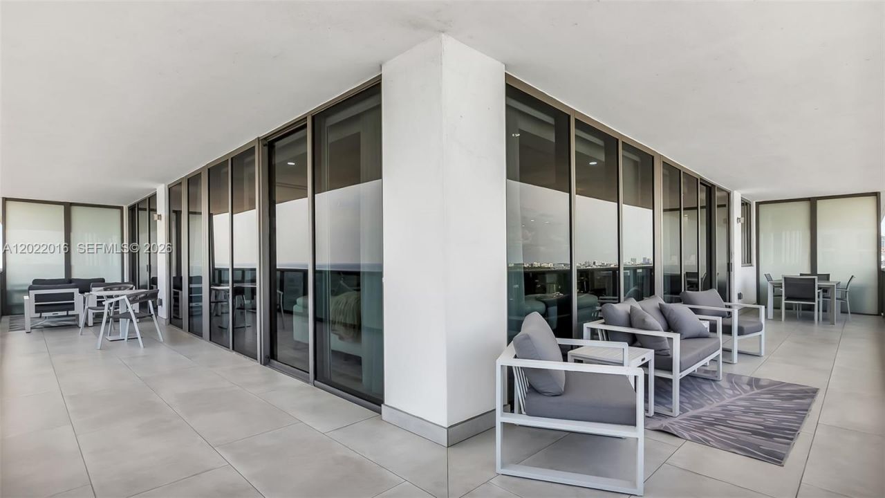 5875 Collins Ave, Unit 1807, Miami Beach, FL 33140 Photo