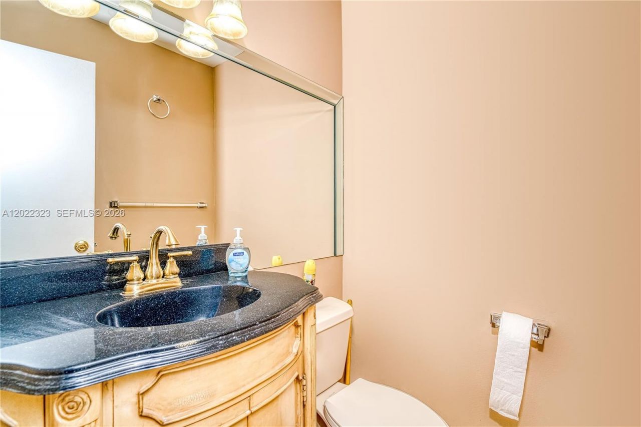 200 177th Dr , Unit 519, Sunny Isles Beach, FL 33160 Photo