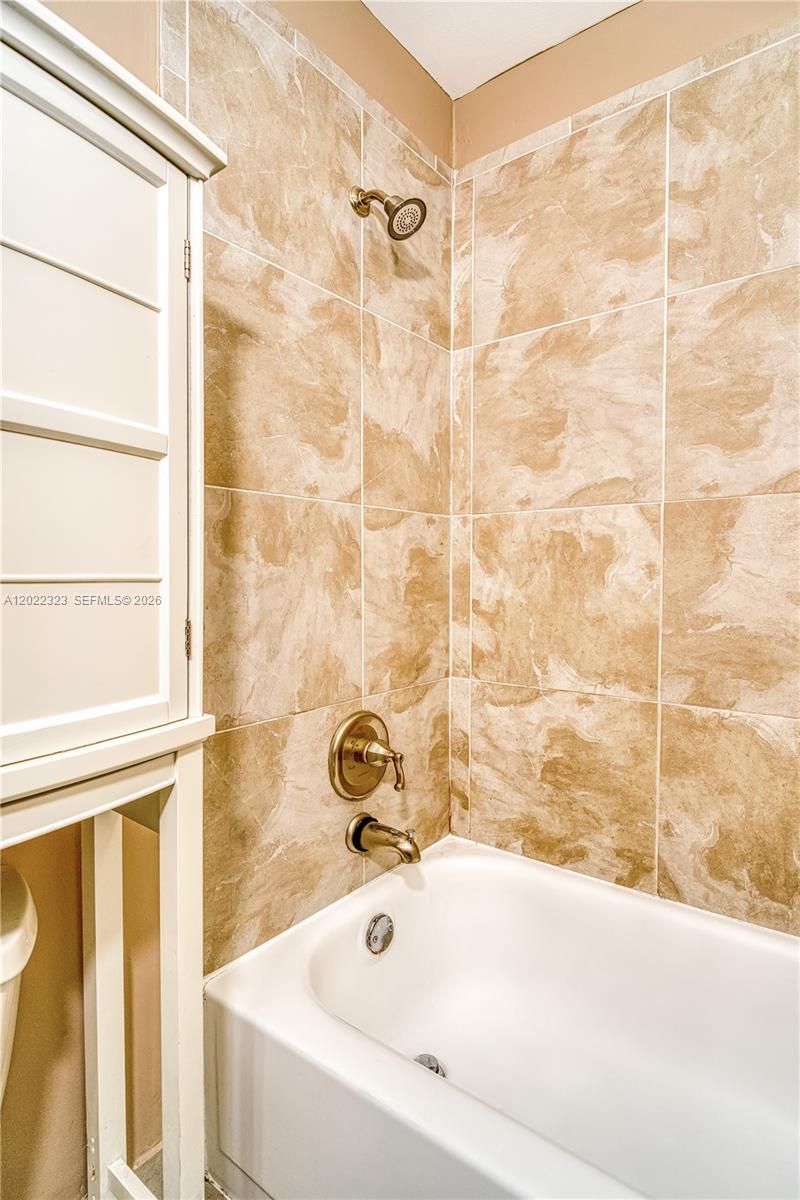 200 177th Dr , Unit 519, Sunny Isles Beach, FL 33160 Photo