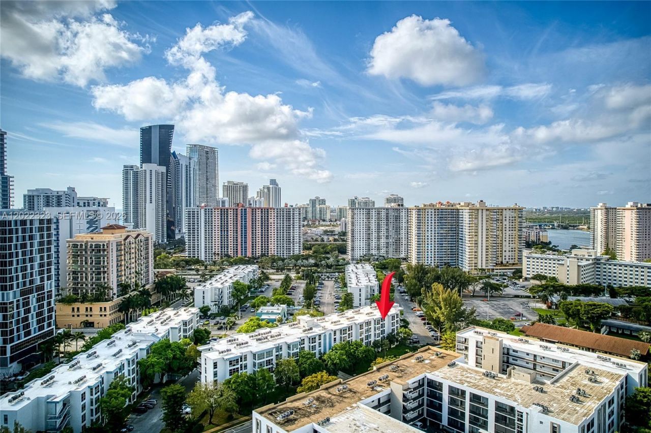 200 177th Dr , Unit 519, Sunny Isles Beach, FL 33160 Photo