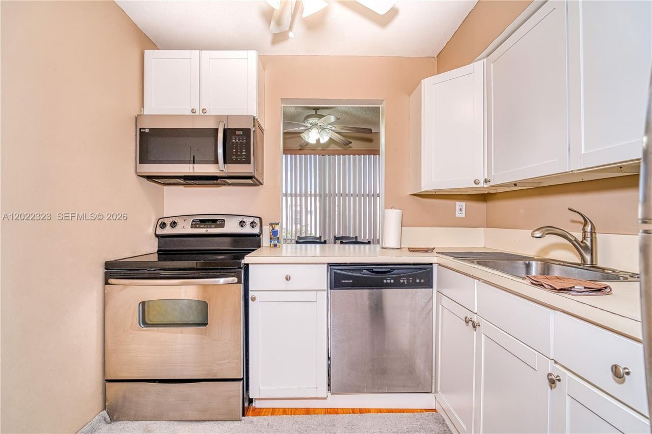 200 177th Dr , Unit 519, Sunny Isles Beach, FL 33160 Photo