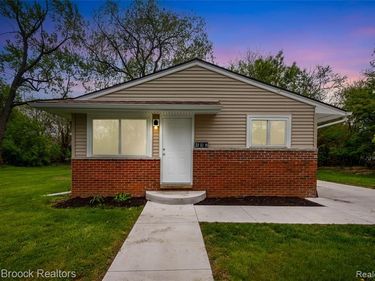 493 Luther Avenue , Pontiac, MI 48341