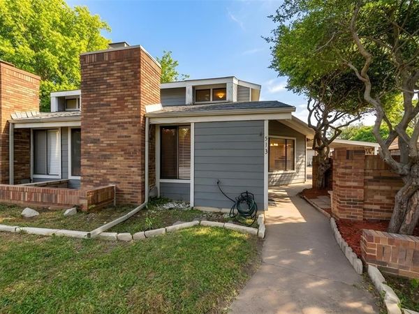 513 Hunters Glen Street, Lewisville, TX 75067
