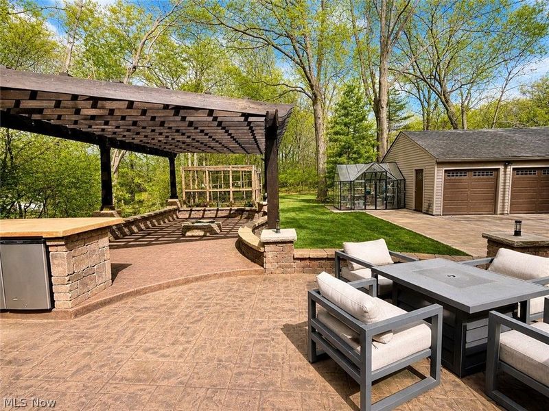 6325 Crossview Road, Seven Hills, OH 44131 Photo 3