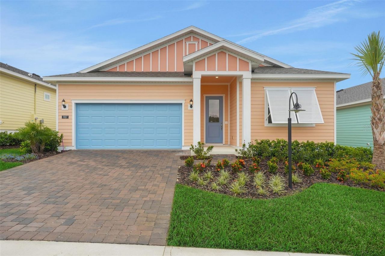 1002 Fiesta Key Circle , Lady Lake, FL 32159 Main Photo