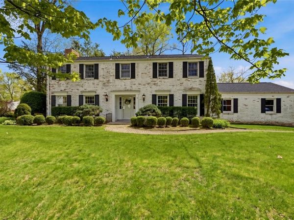 101 Fairlane Dr , Butler, PA 16001