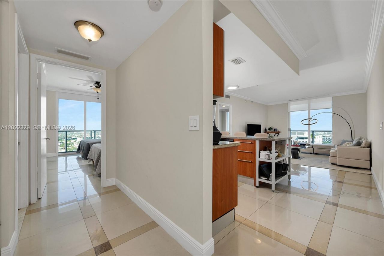 185 SW 7th St , Unit 4201, Miami, FL 33130 Photo