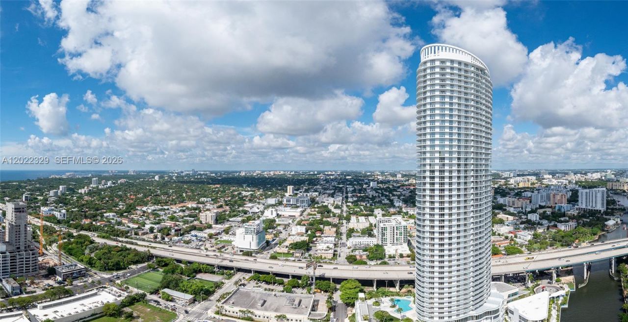 185 SW 7th St , Unit 4201, Miami, FL 33130 Photo
