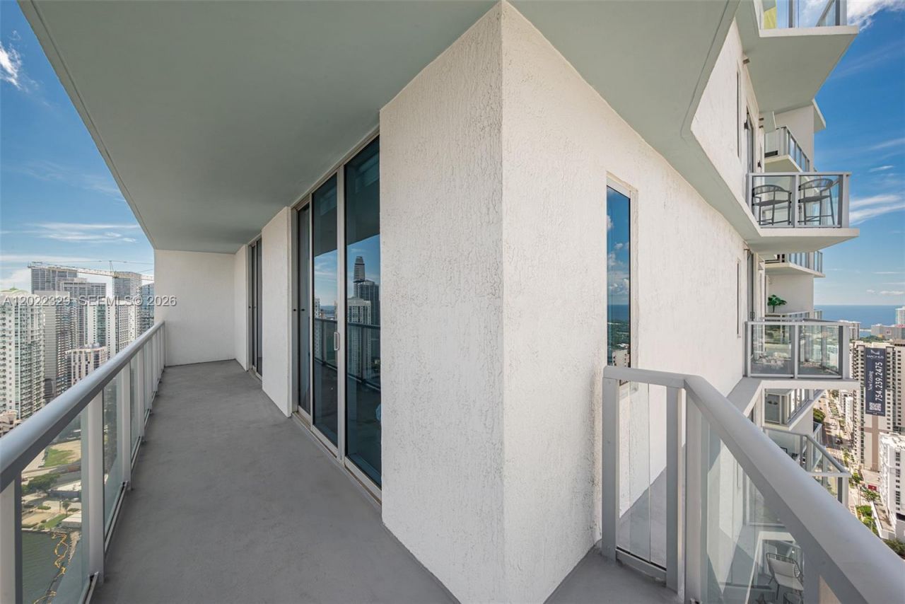 185 SW 7th St , Unit 4201, Miami, FL 33130 Photo
