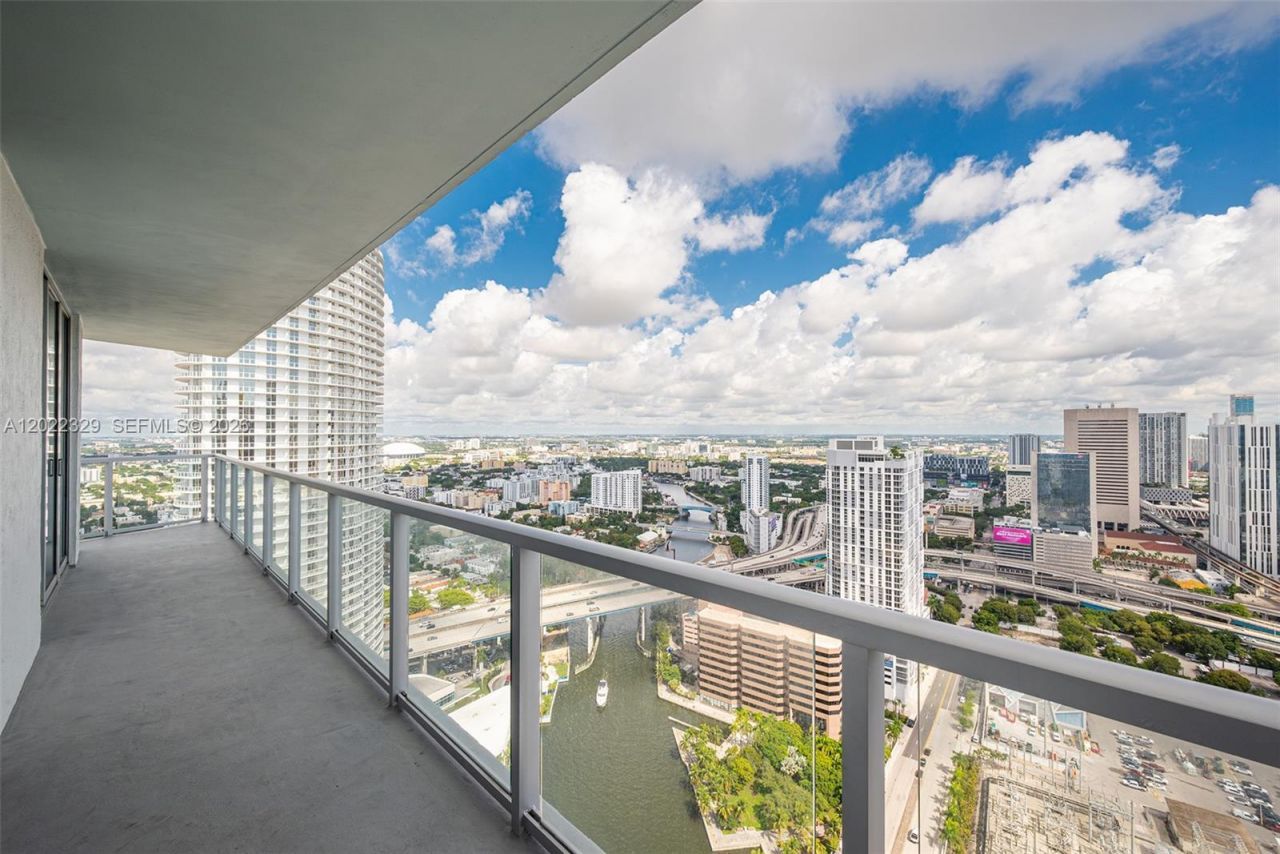 185 SW 7th St , Unit 4201, Miami, FL 33130 Photo