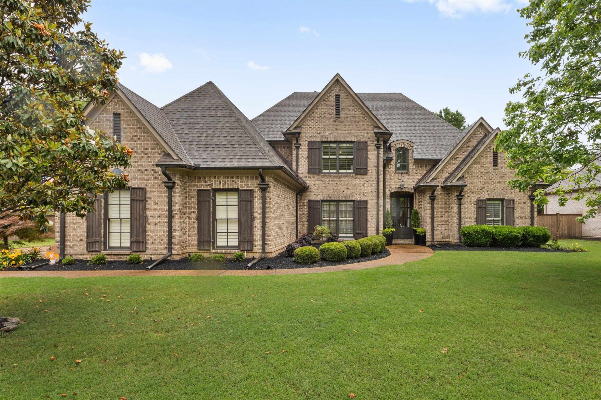 1644 BRACKENSHIRE LN Collierville, TN 38017