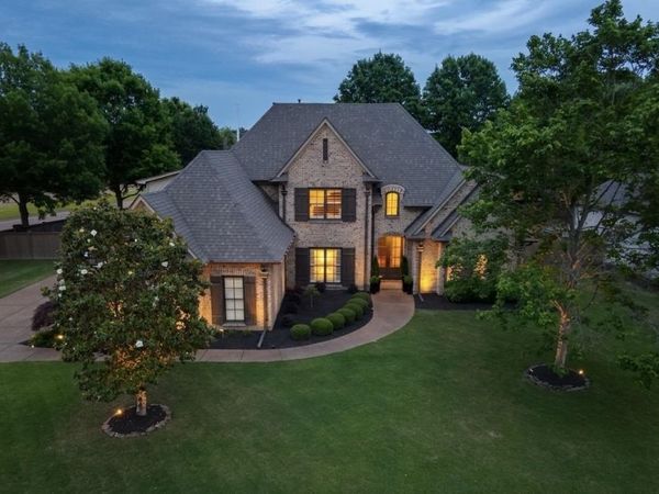 1644 BRACKENSHIRE LN, Collierville, TN 38017