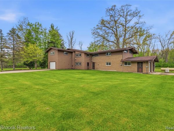 1392 Maple Grove Road, Lapeer Twp, MI 48446
