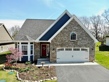 7478 Village Court, Springfield Twp, MI 48350