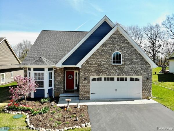 7478 Village Court, Springfield Twp, MI 48350