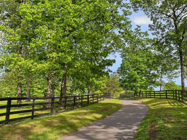 933 John Henry Lewis Rd, Dunlap, TN 37327