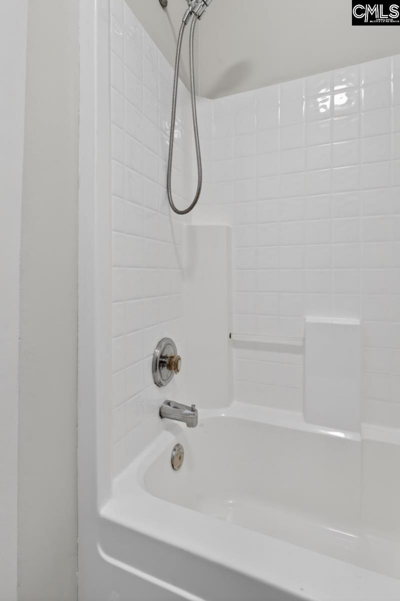 104 Rolling Knoll Drive  Photo 18