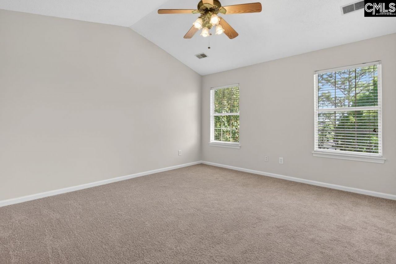 104 Rolling Knoll Drive  Photo 22