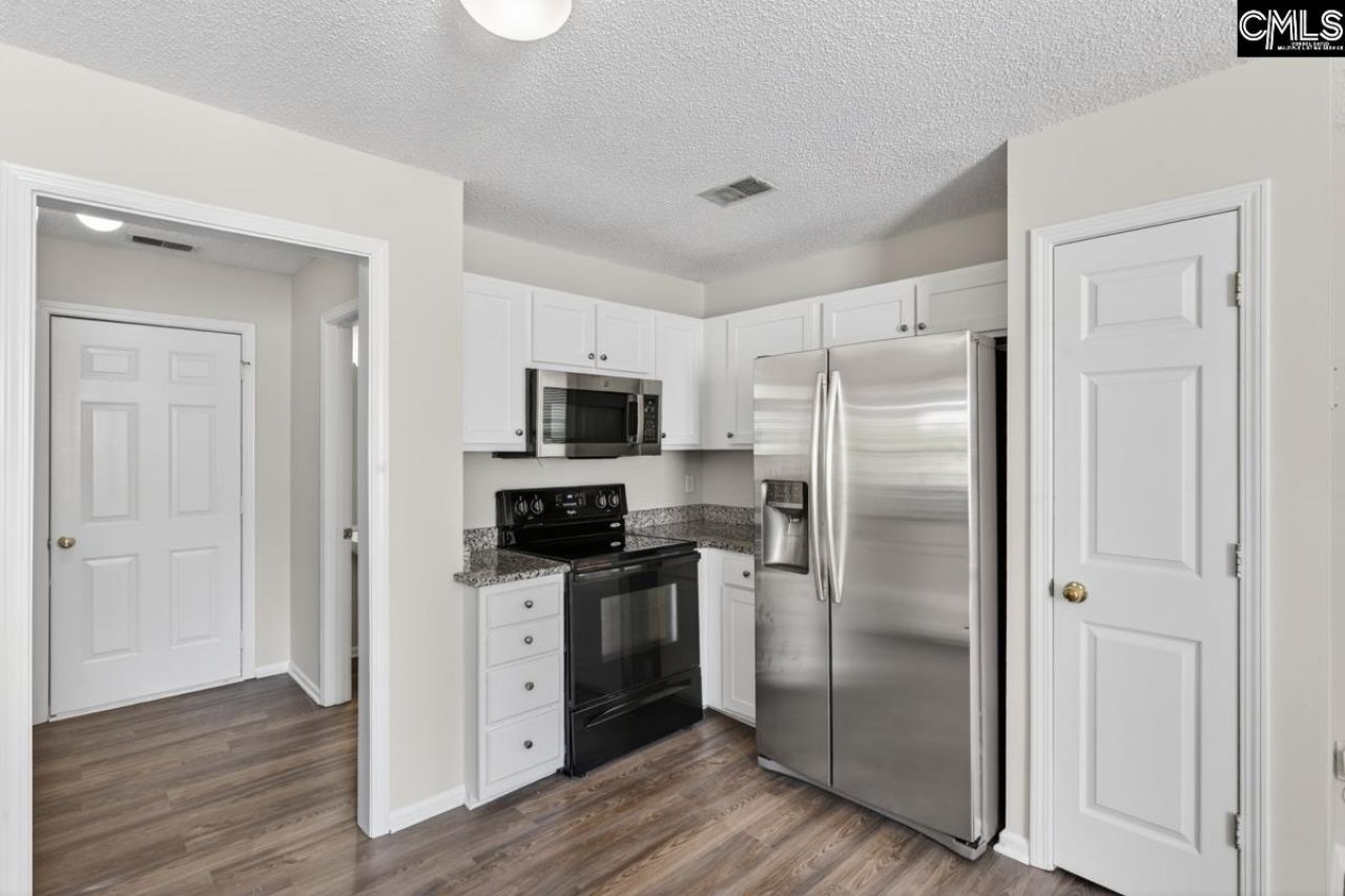 104 Rolling Knoll Drive  Photo 23