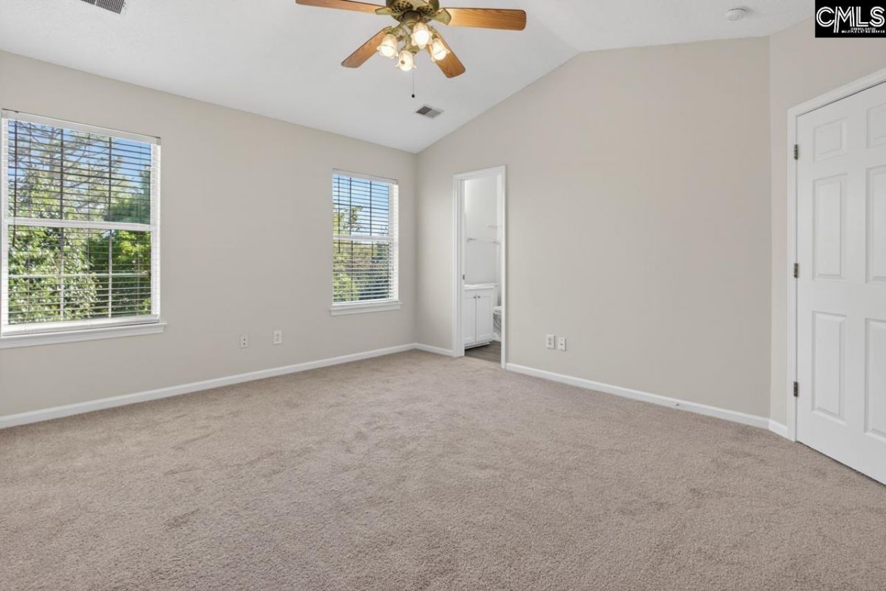 104 Rolling Knoll Drive  Photo 9