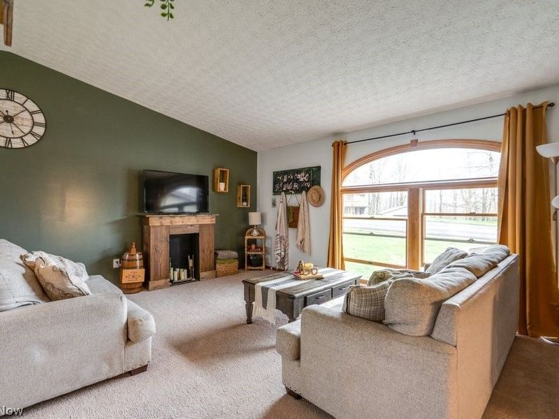 66 Manito Trail, Malvern, OH 44644 Photo 3