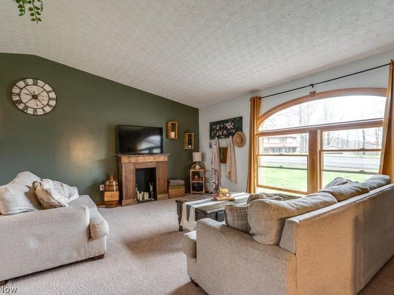 66 Manito Trail, Malvern, OH 44644 Photo 4