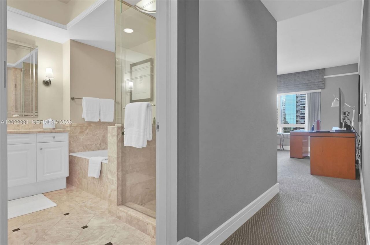 1435 Brickell Ave , Unit 3210, Miami, FL 33131 Photo