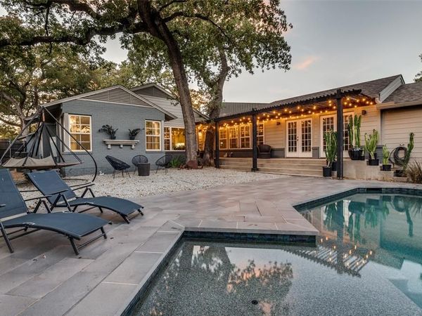 1518 Oak Knoll Street, Dallas, TX 75208