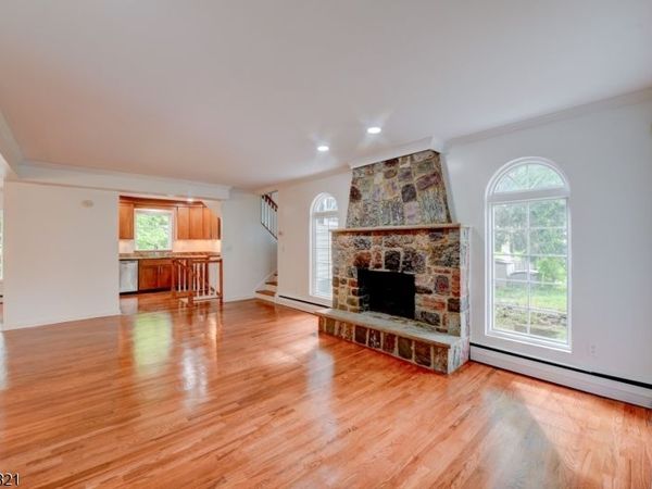 10 Toye St, Randolph, NJ 07869