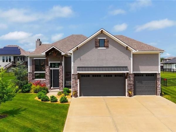 330 NW Ambersham Drive, Lee's Summit, MO 64081
