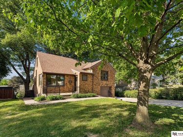 4839 Pine Street , Omaha, NE 68106